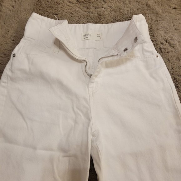 Jeans - Picture 1 of 3